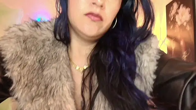 scarleth_blue