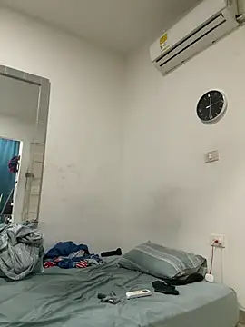 bigdick211292 live cam on StripChat