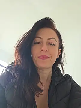 Risky_woman
