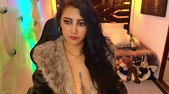 scarleth_blue