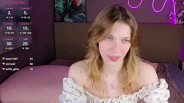 Emily_Cartex live cam on StripChat