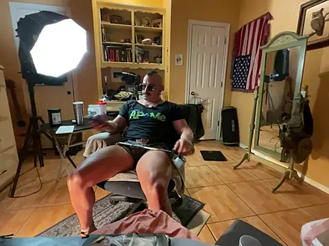 daddydonkey84 live cam on StripChat