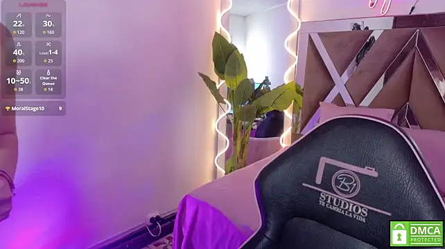 NIKAELA_TAY