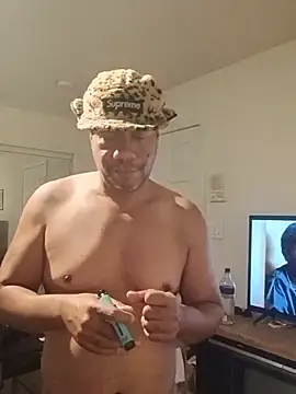 pimpdaddy4ever (Ask my age) - Cum live on cam