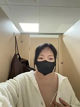 maomao116 (F milf) - 超级敏感，易喷体质，会一直喷水💦，特写小穴手指抽插2分钟