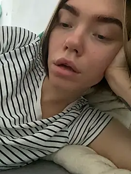 Lisaaa_Alisa live cam on StripChat