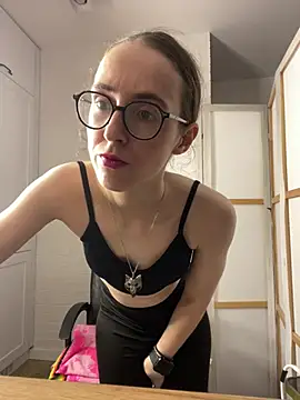 MartiniiSelenna live cam on StripChat