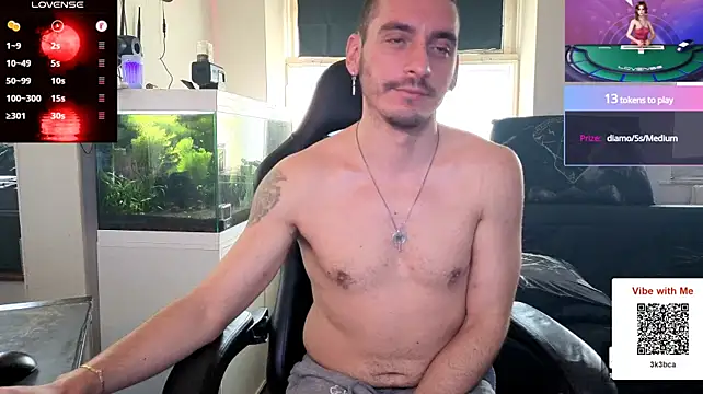 Rayzel_White live cam on StripChat