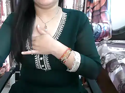 _chitranshi live cam on StripChat