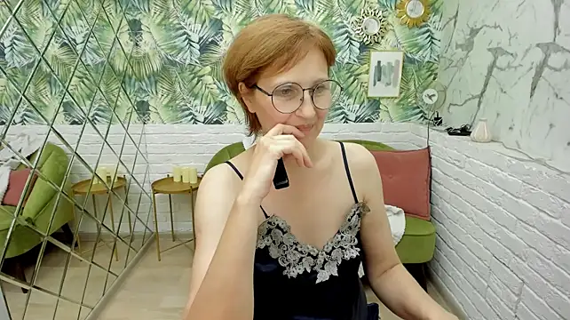 Paris_Cherry live cam on StripChat