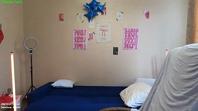 Mirabelle_Velvet live cam preview