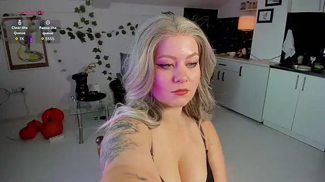 AmiableMuffleGirl