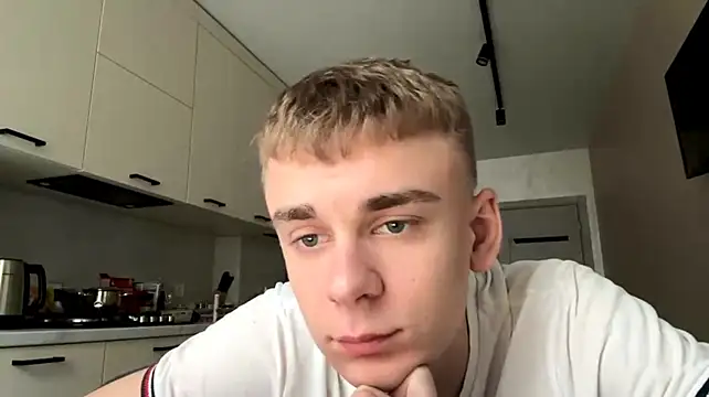 SoloFury live cam on StripChat