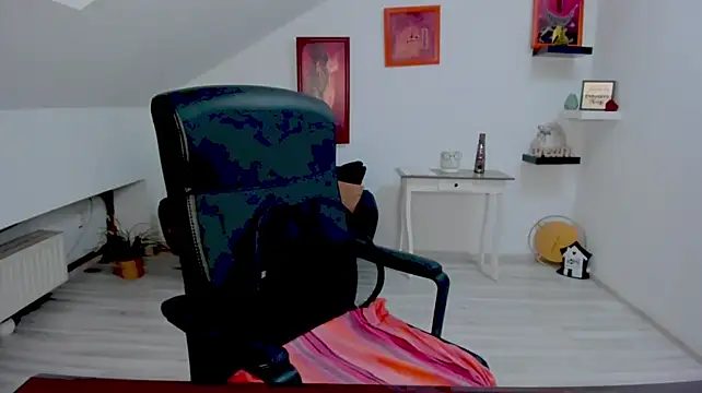 LollaGirl live cam on StripChat