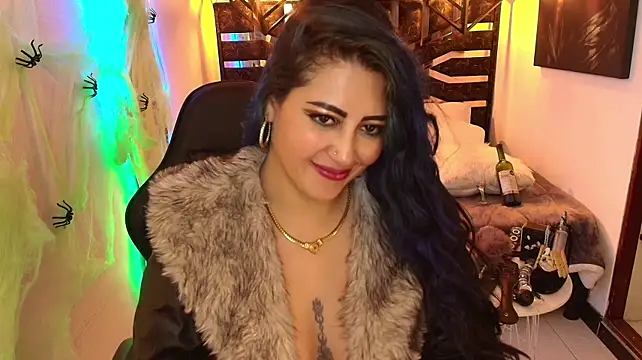 scarleth_blue
