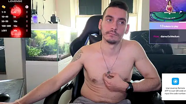 Rayzel_White webcam