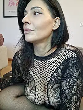 AryaSummersReal