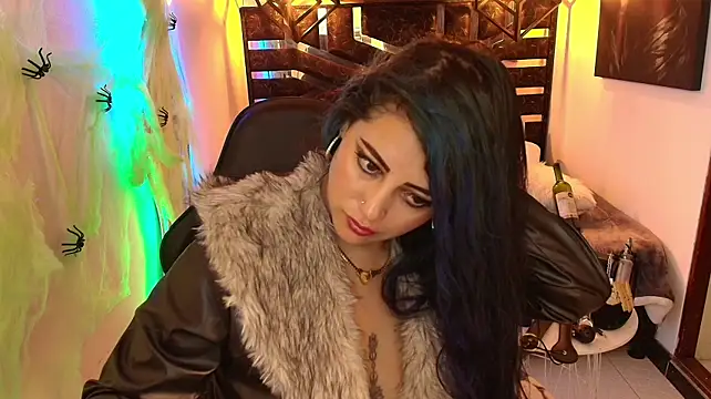 scarleth_blue