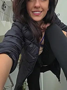 Risky_woman