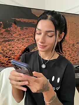 Vicky_luxe