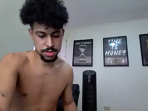 Dollarhot30 live cam on StripChat