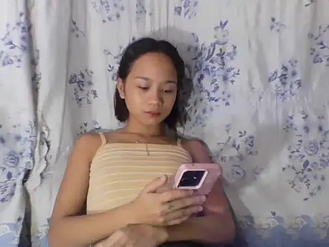Asianpinay_Skinny1818 live cam on StripChat
