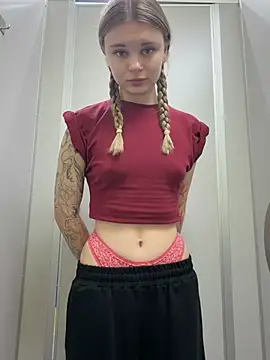 -MiaKitty live cam on StripChat