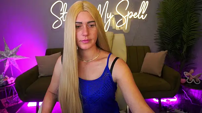 ShellyAira live cam on StripChat