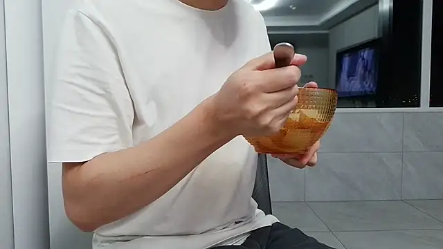 nole_china7 (Ask my age) - Talk ​and ​Fun 来聊天，来玩耍