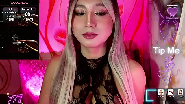 webcam live porno UrhotlucyTS