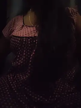 Ezabelljohn live cam on StripChat