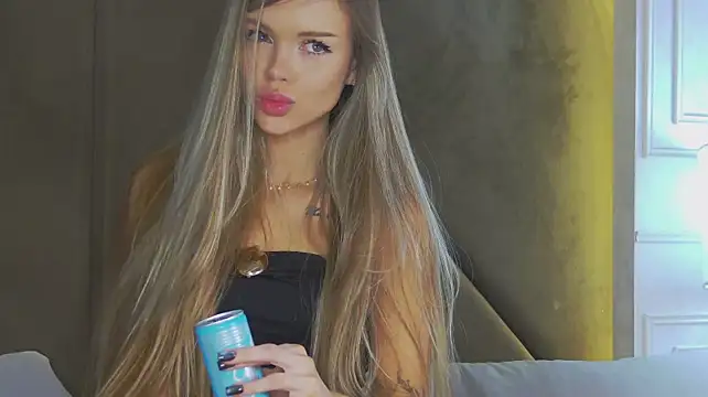 MarilynNova live sex cam
