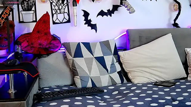 thomasedisonn (M twink) - naked striptease