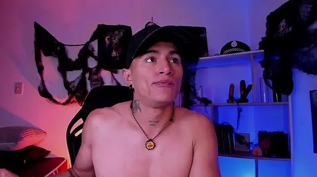 LiamDeeps live sex cam