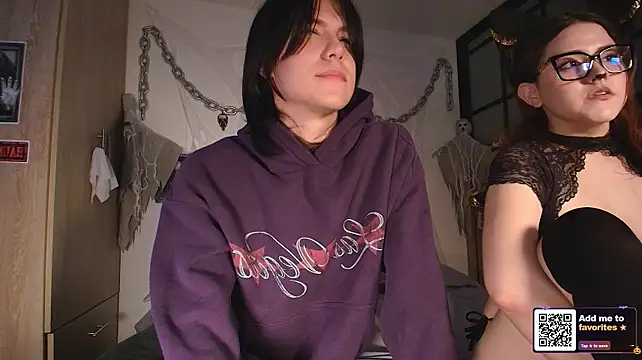 DaphneBlair live cam on StripChat