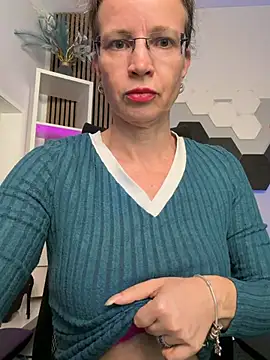 AnnikaRose live sex cam