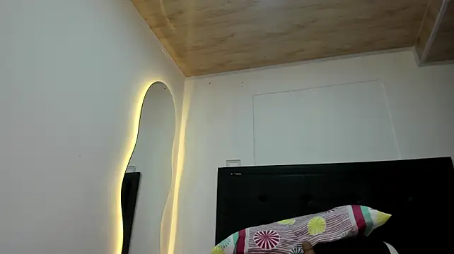 BustyGlow webcam