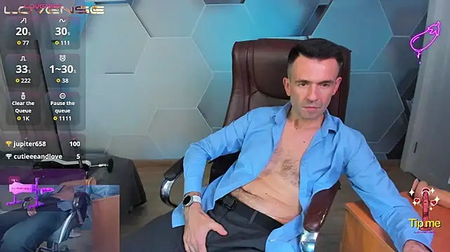 SteveTiger live cam on StripChat