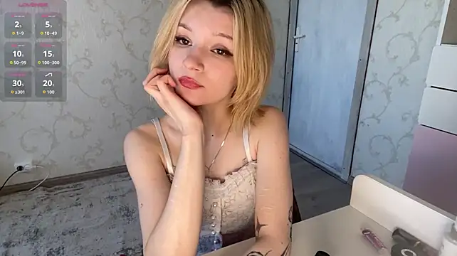 NikiAkimbo