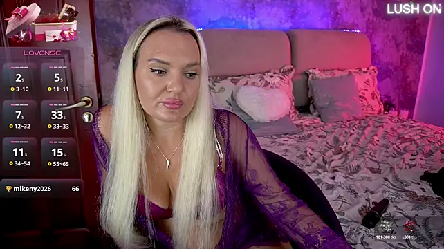MissyMartinez live cam on StripChat
