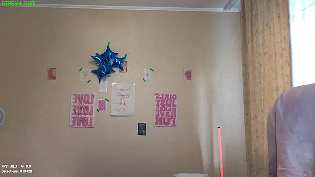 Mirabelle_Velvet live cam on StripChat