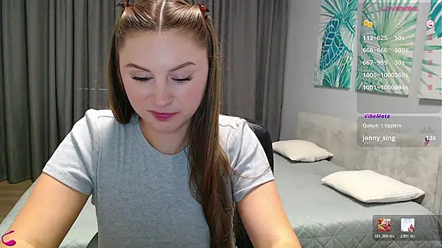 mia_bloomy live cam on StripChat