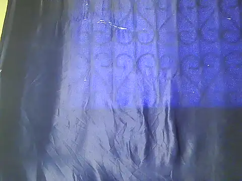Queen_beautyy live cam on StripChat