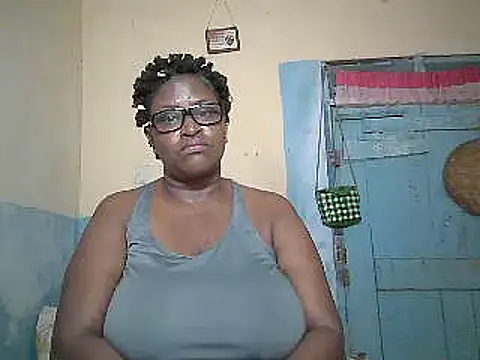 sexy_bigboobss live cam on StripChat