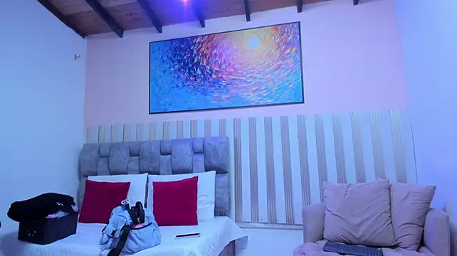 nina_glow