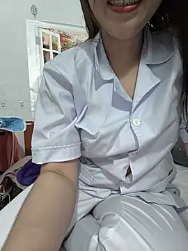 Ariana-Vy live cam on StripChat