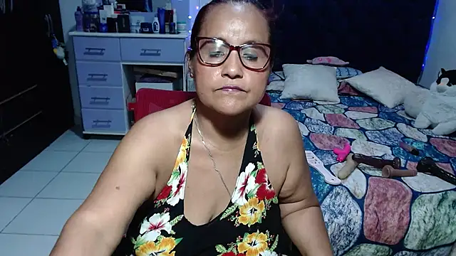 pervert_mommy_ live cam on StripChat