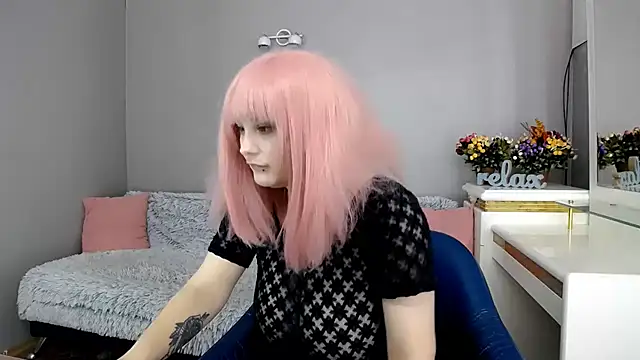 Estheri live cam on StripChat