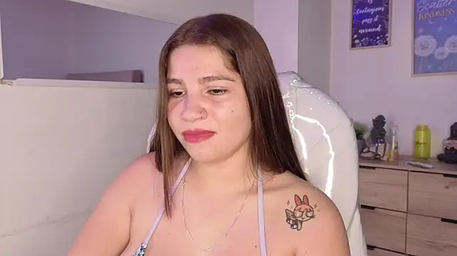 April_grace busty curvy webcam model