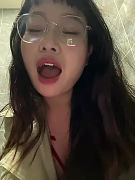 Live-Webcam-Show mit xianyu-ss - Interaktive Lovense-Toys verfügbar